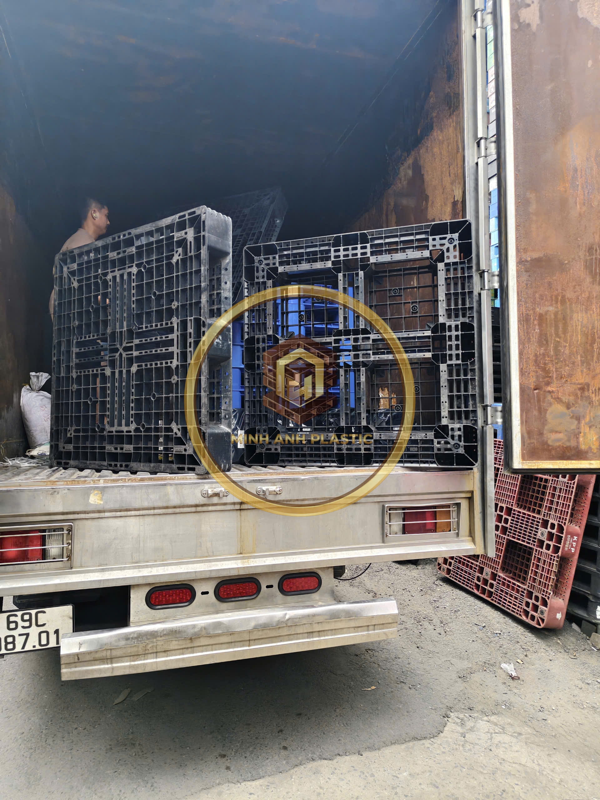 pallet nhựa tải trọng cao