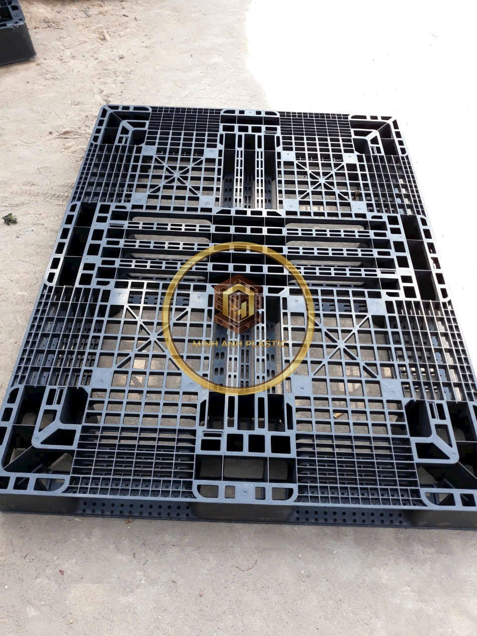 pallet nhựa tải trọng nặng